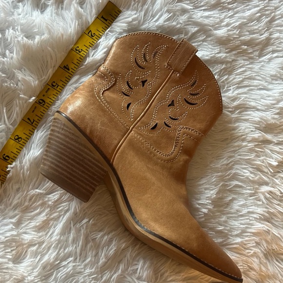 Lucky Brand Western Boots - Picture 6 of 9